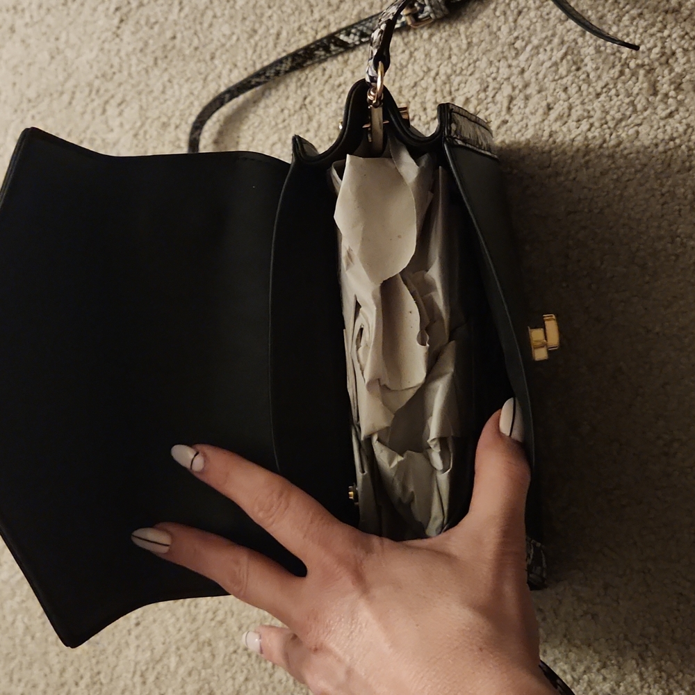 Cute Black & Snakeskin Purse - Picture 3 of 3